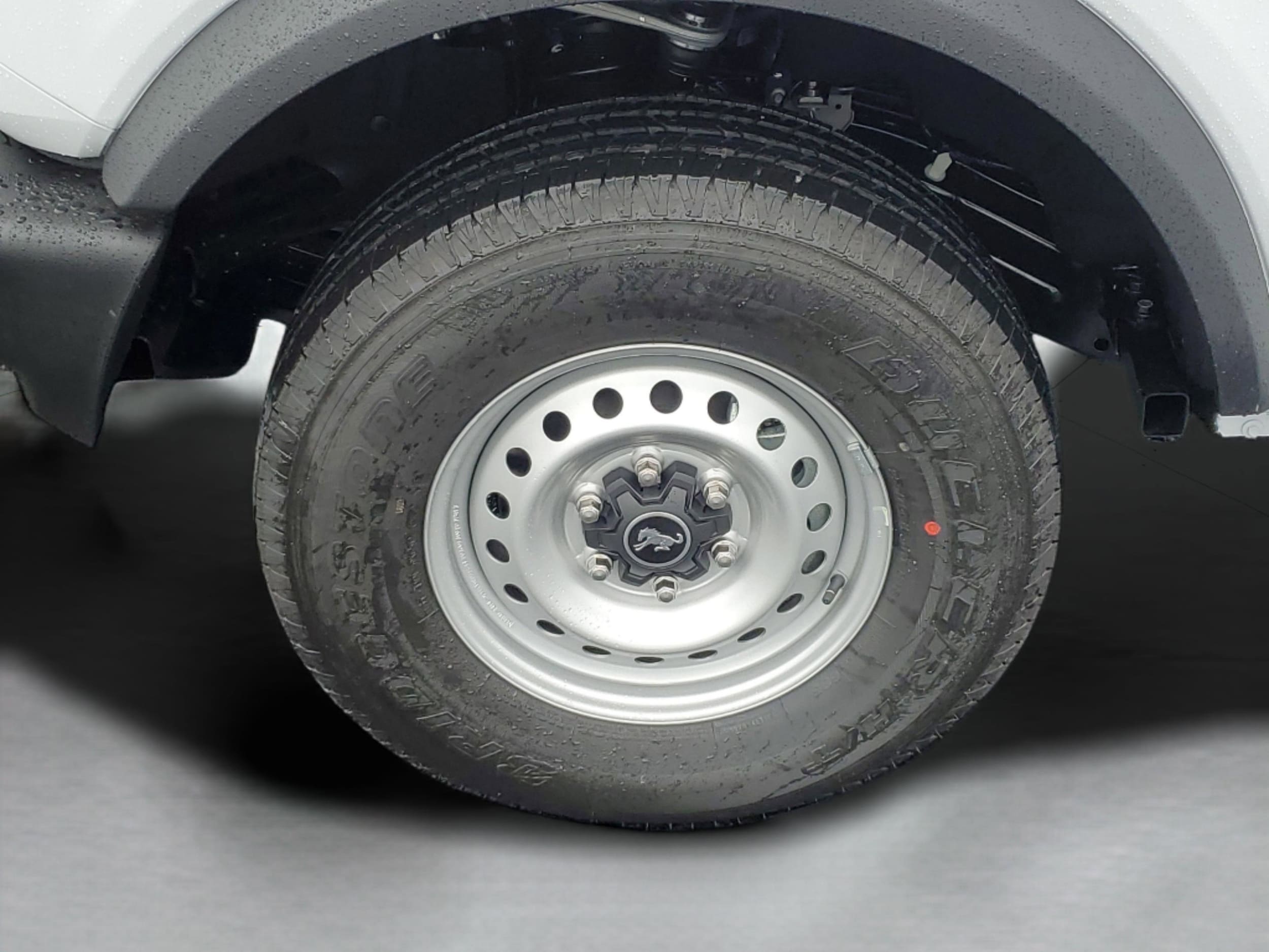 2025 Ford Bronco 4-Door Base - Photo 7