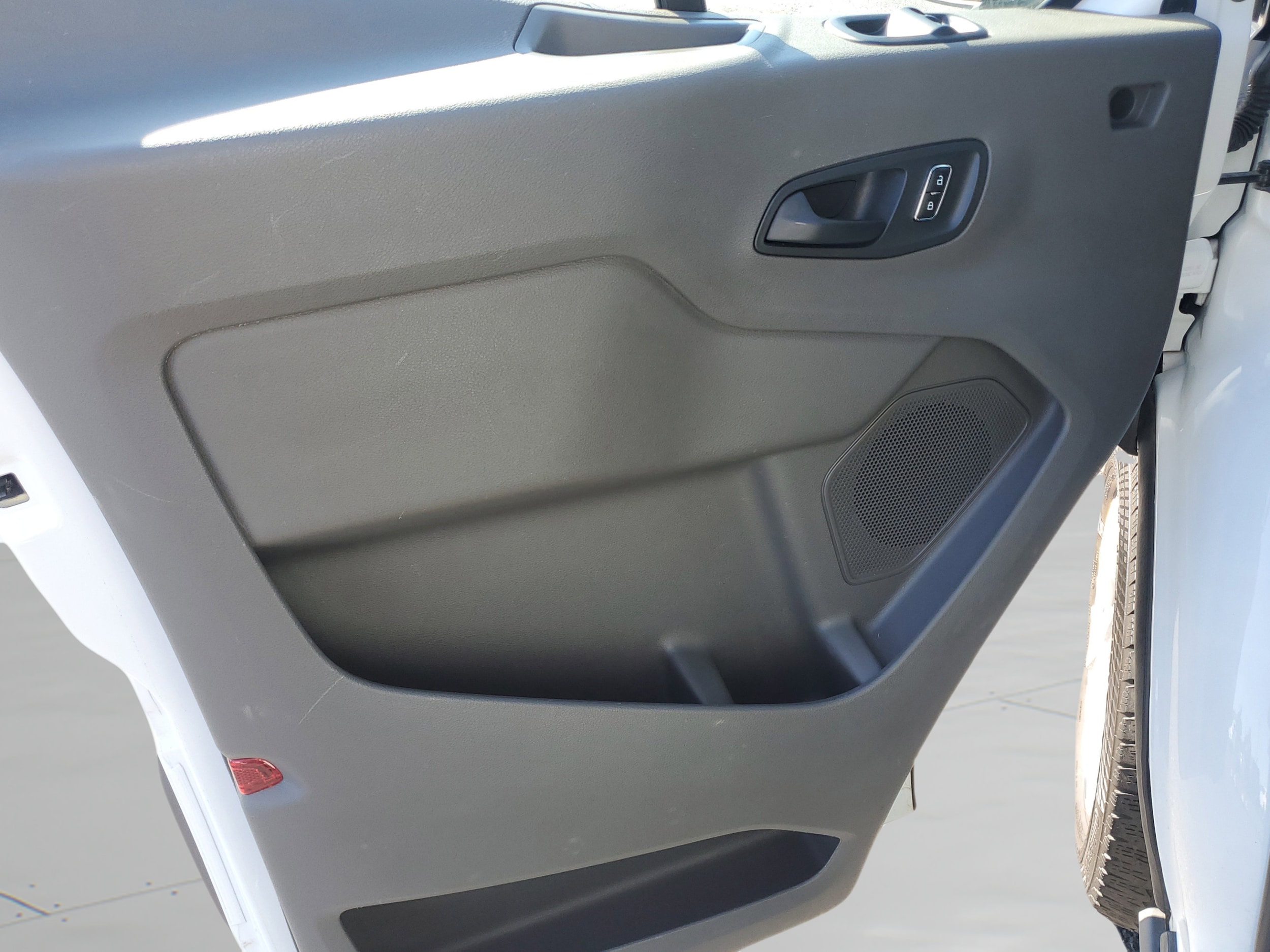 2023 Ford Transit Passenger Van XLT - Photo 18