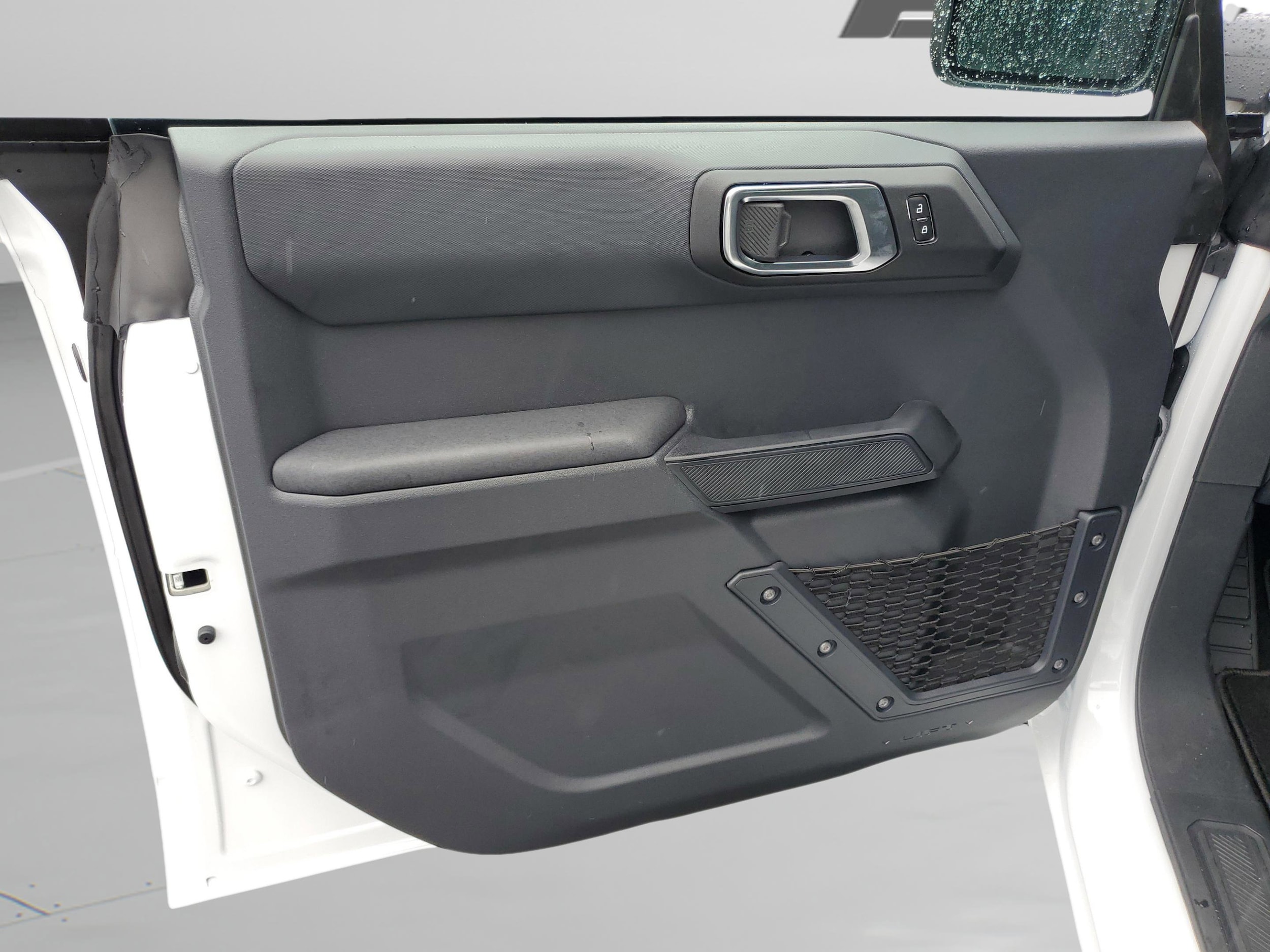 2025 Ford Bronco 4-Door Base - Photo 17