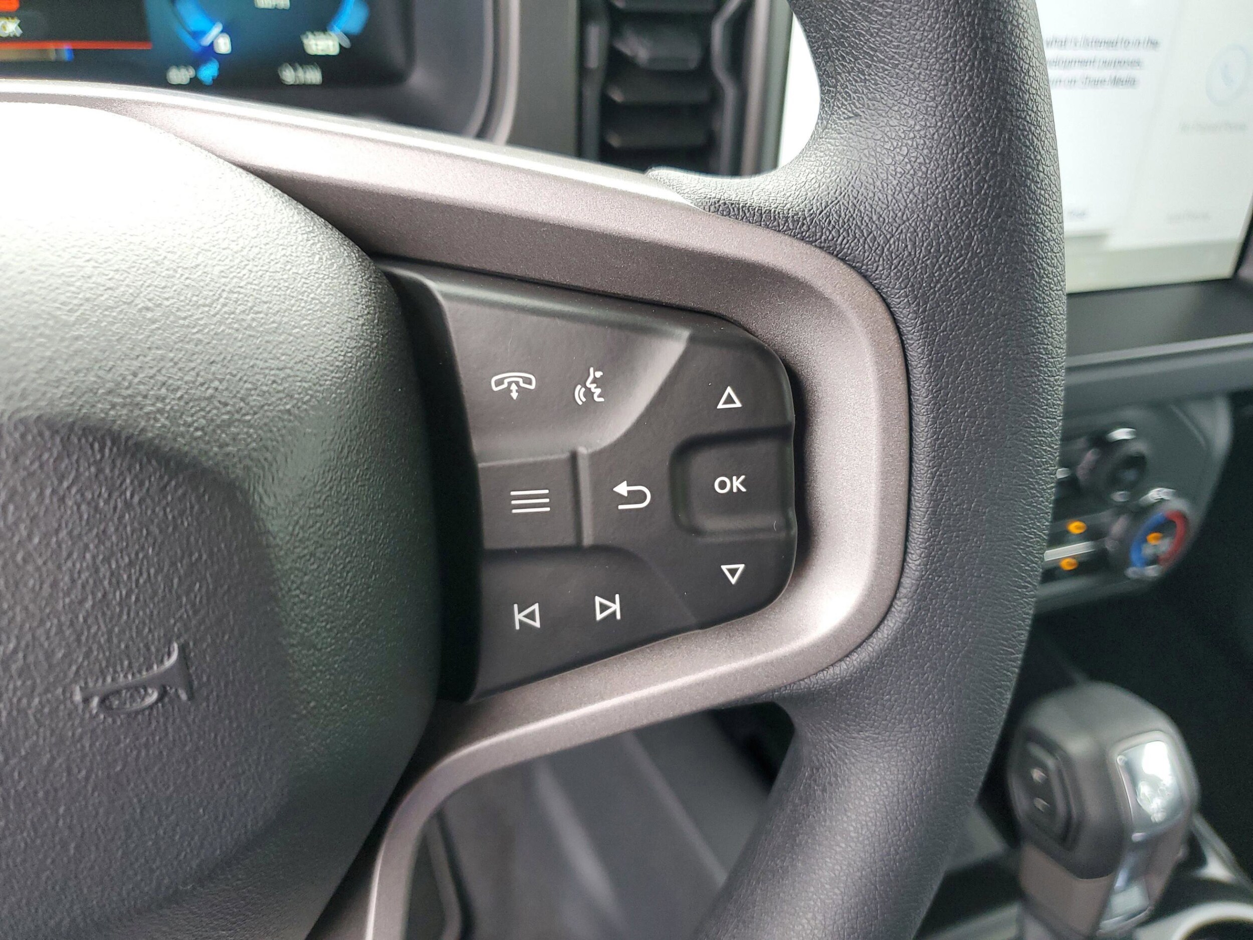 2025 Ford Bronco 4-Door Base - Photo 25