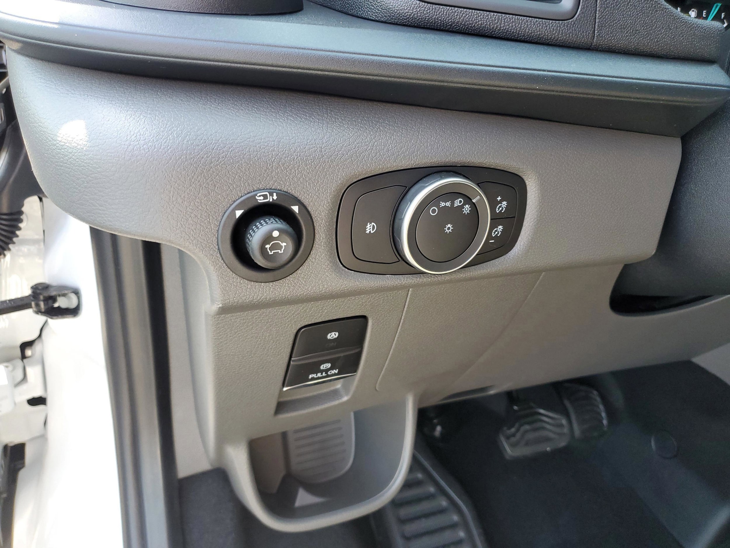 2025 Ford Transit Passenger Van XLT - Photo 14