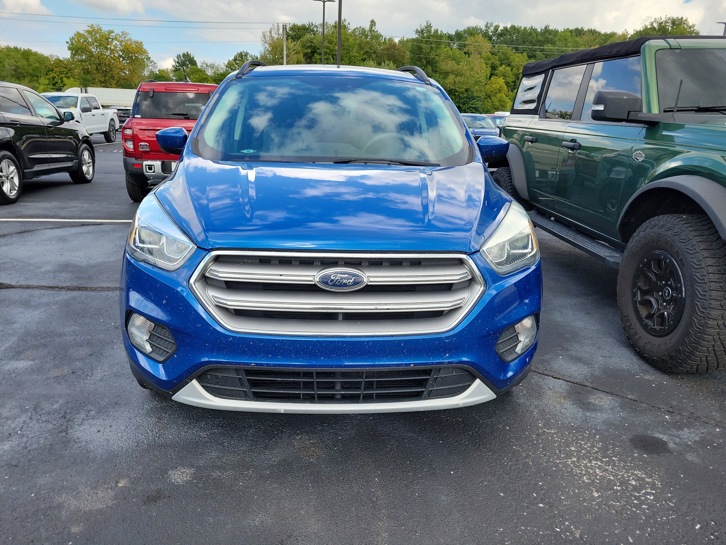 2017 Ford Escape SE photo 2