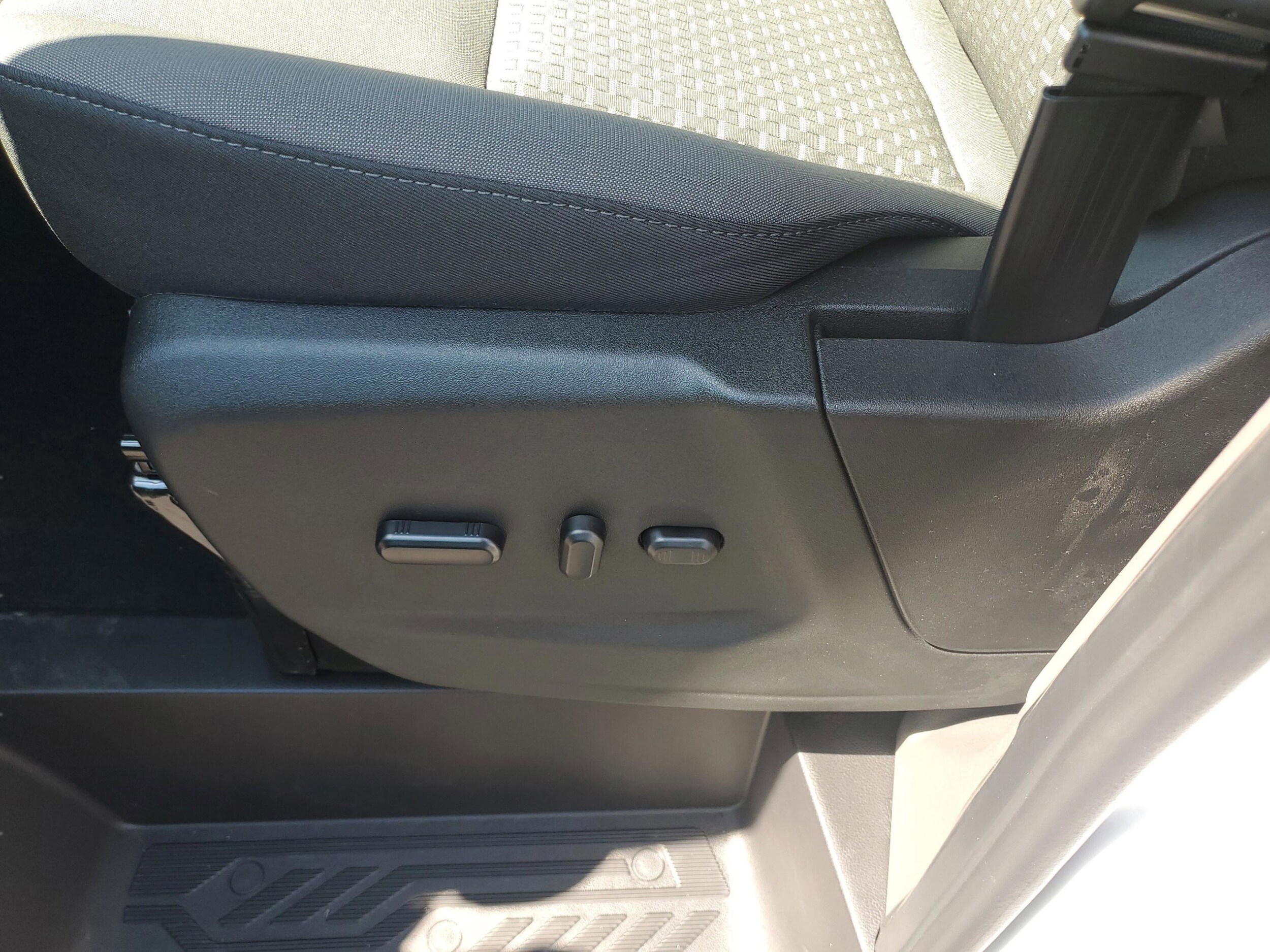 2025 Ford Transit Passenger Van XLT - Photo 13