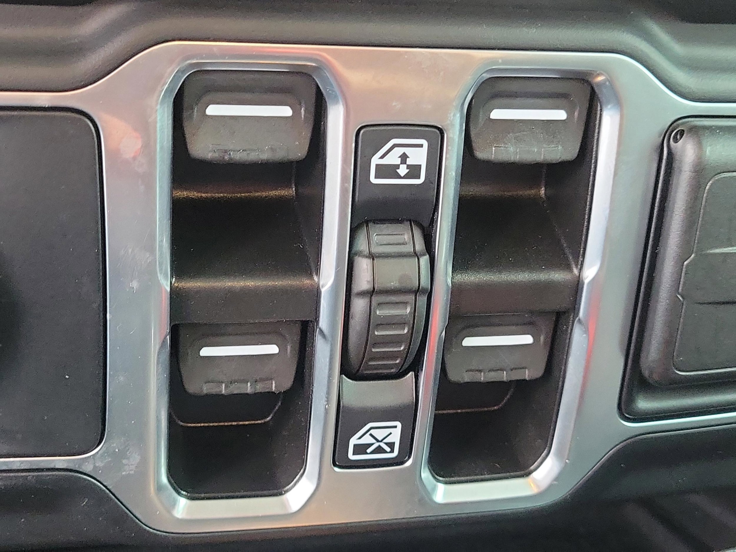 2022 Jeep Gladiator Overland - Photo 10
