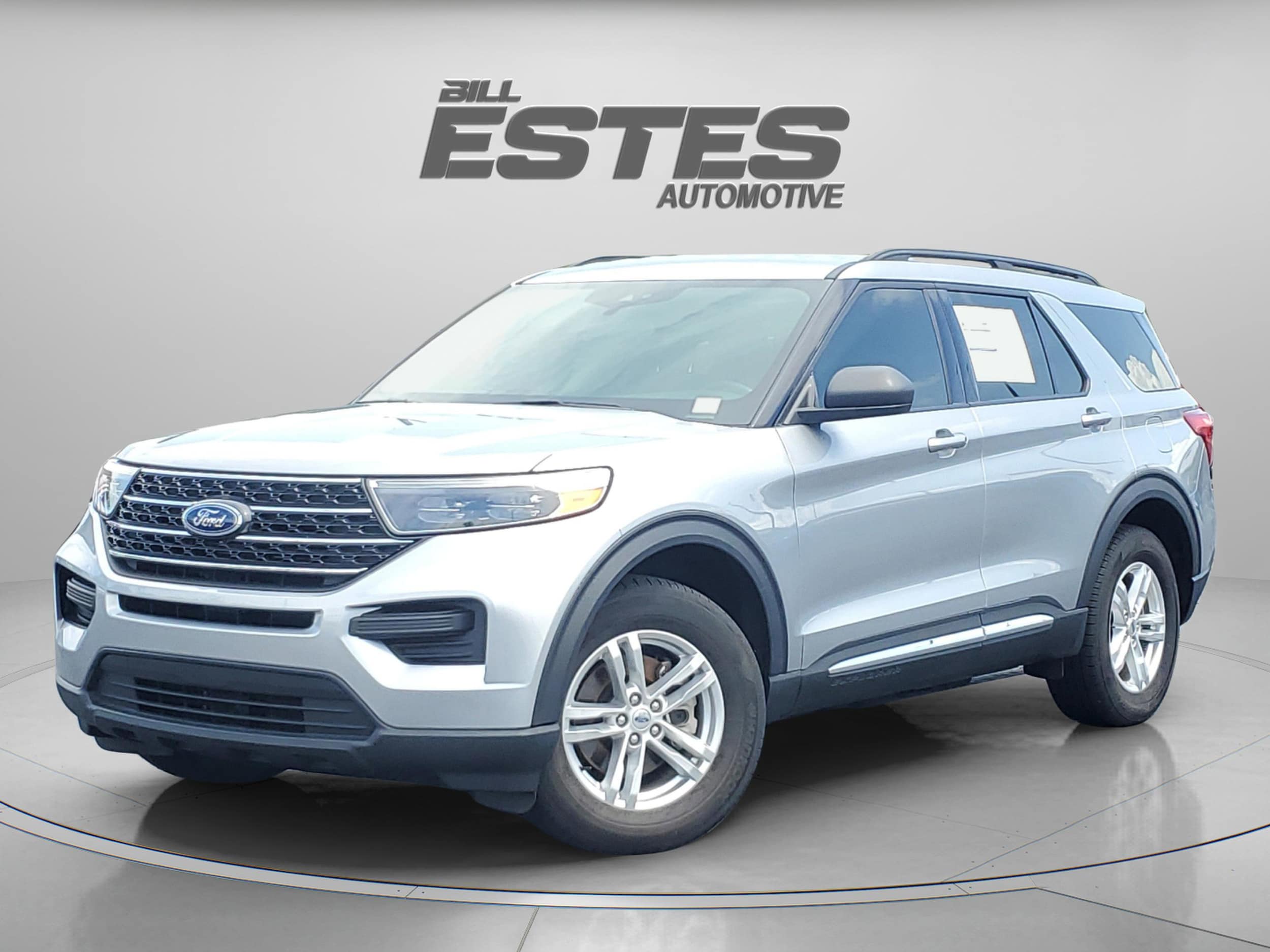 2023 Ford Explorer XLT 4WD's photo