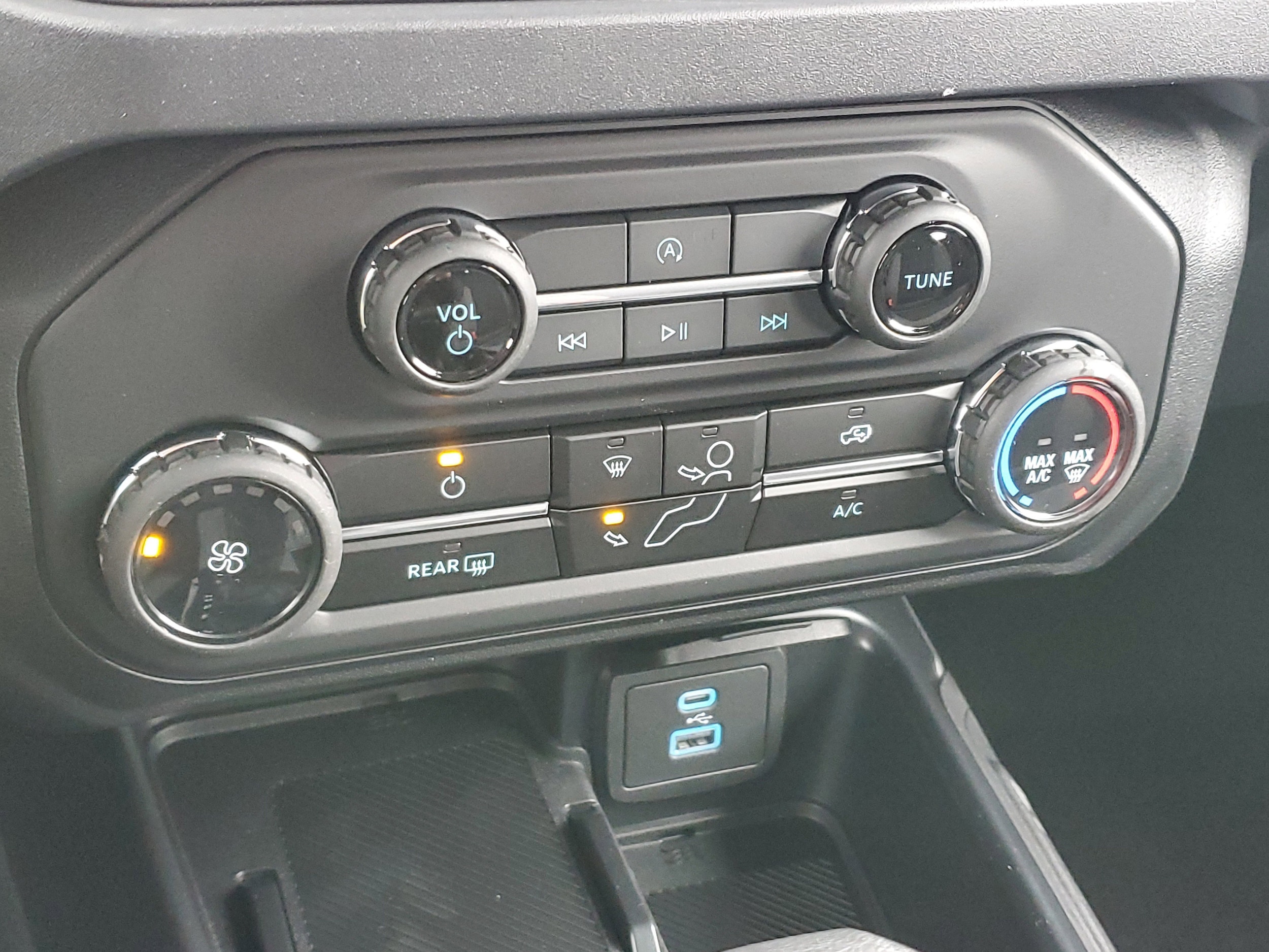 2025 Ford Bronco 4-Door Base - Photo 23