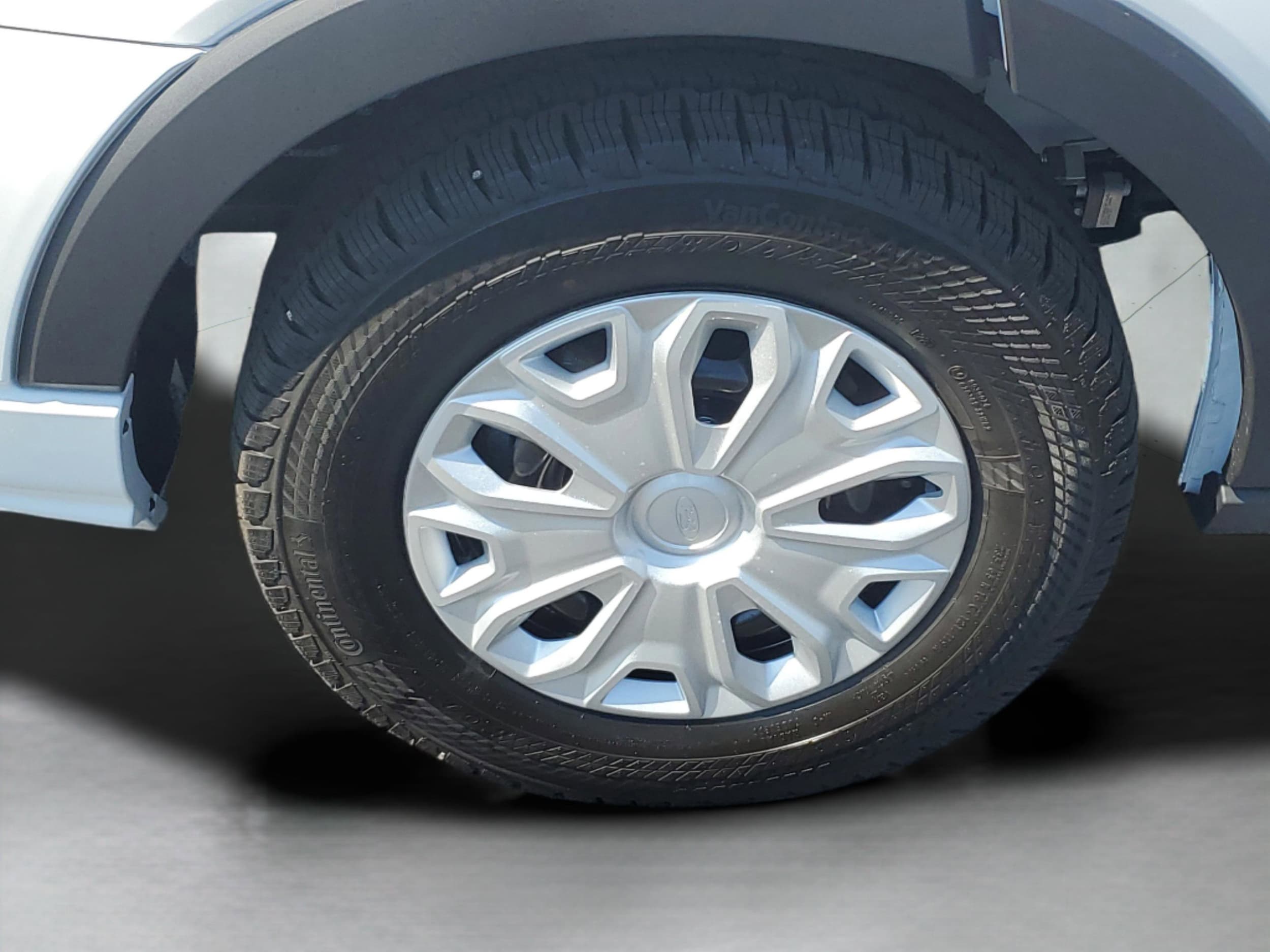 2025 Ford Transit Passenger Van XLT - Photo 30