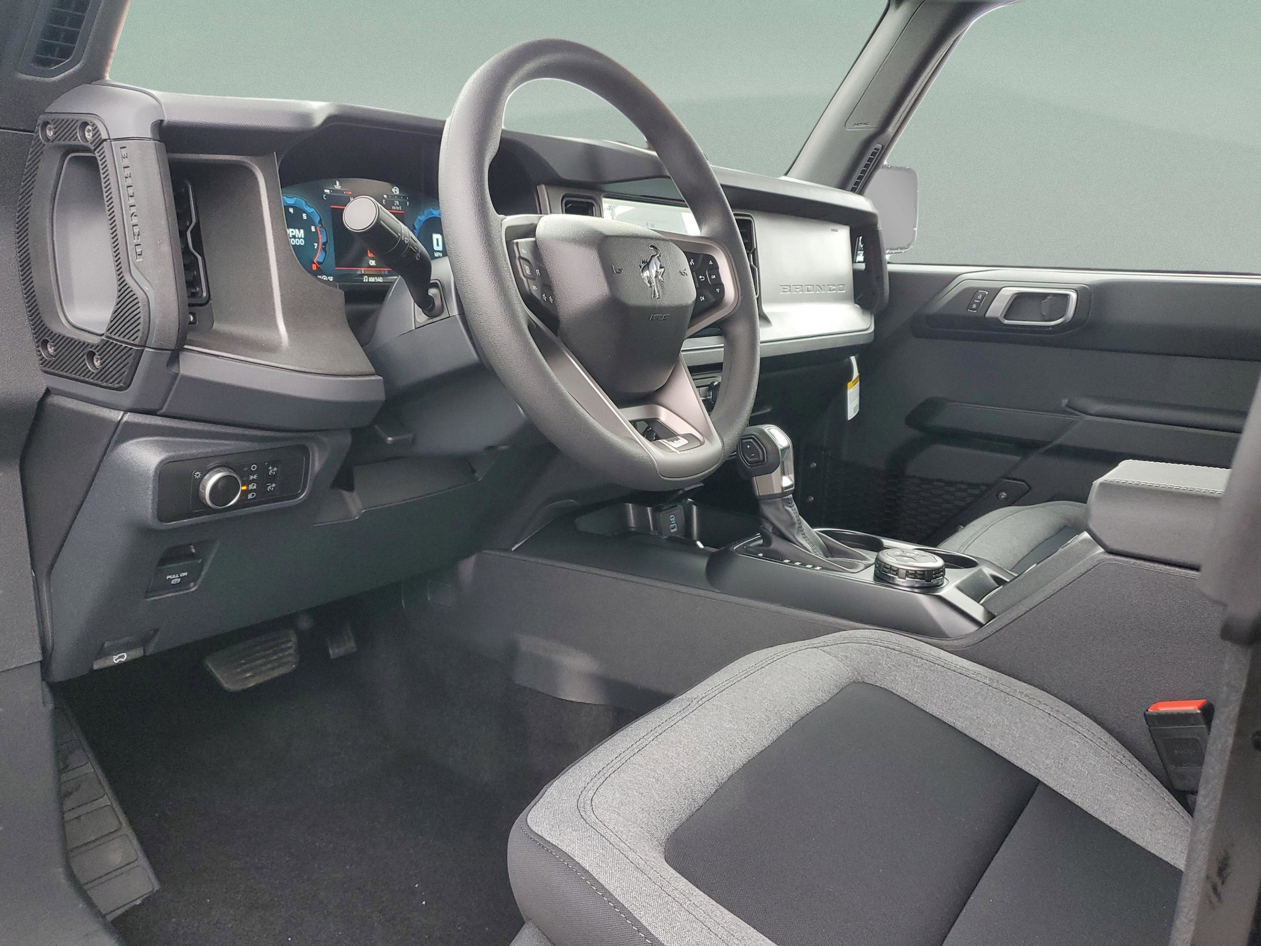 2025 Ford Bronco 4-Door Base - Photo 13