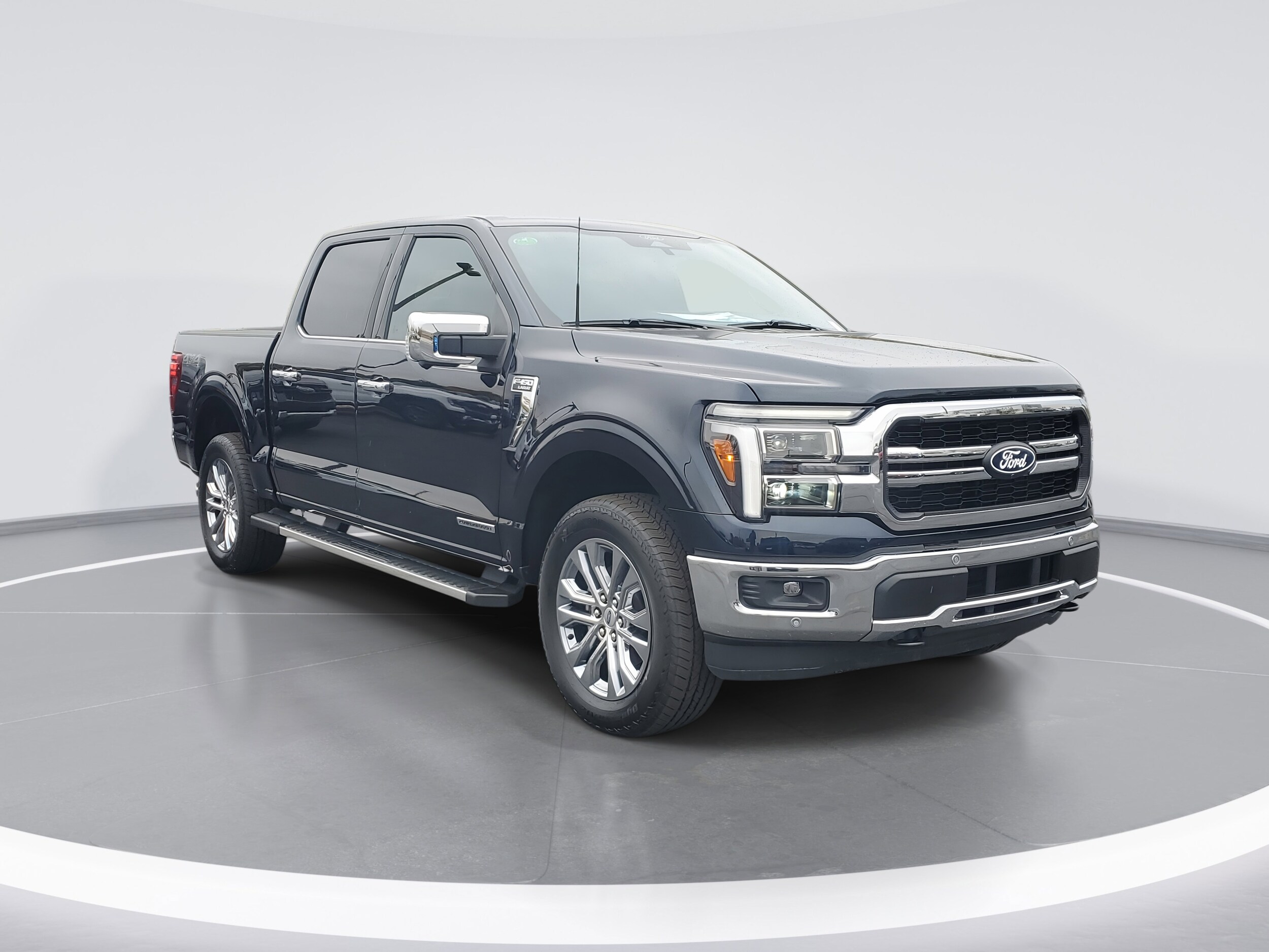 2025 Ford F-150 Lariat photo 3