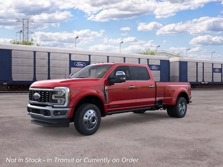2026 Ford Super Duty F-450 DRW LARIAT Truck Crew Cab