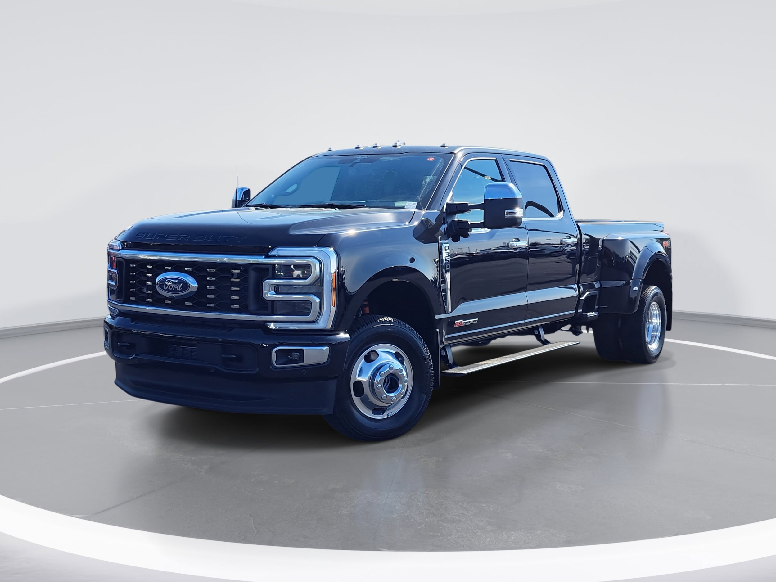 2026 Ford F-350 Super Duty Platinum's photo
