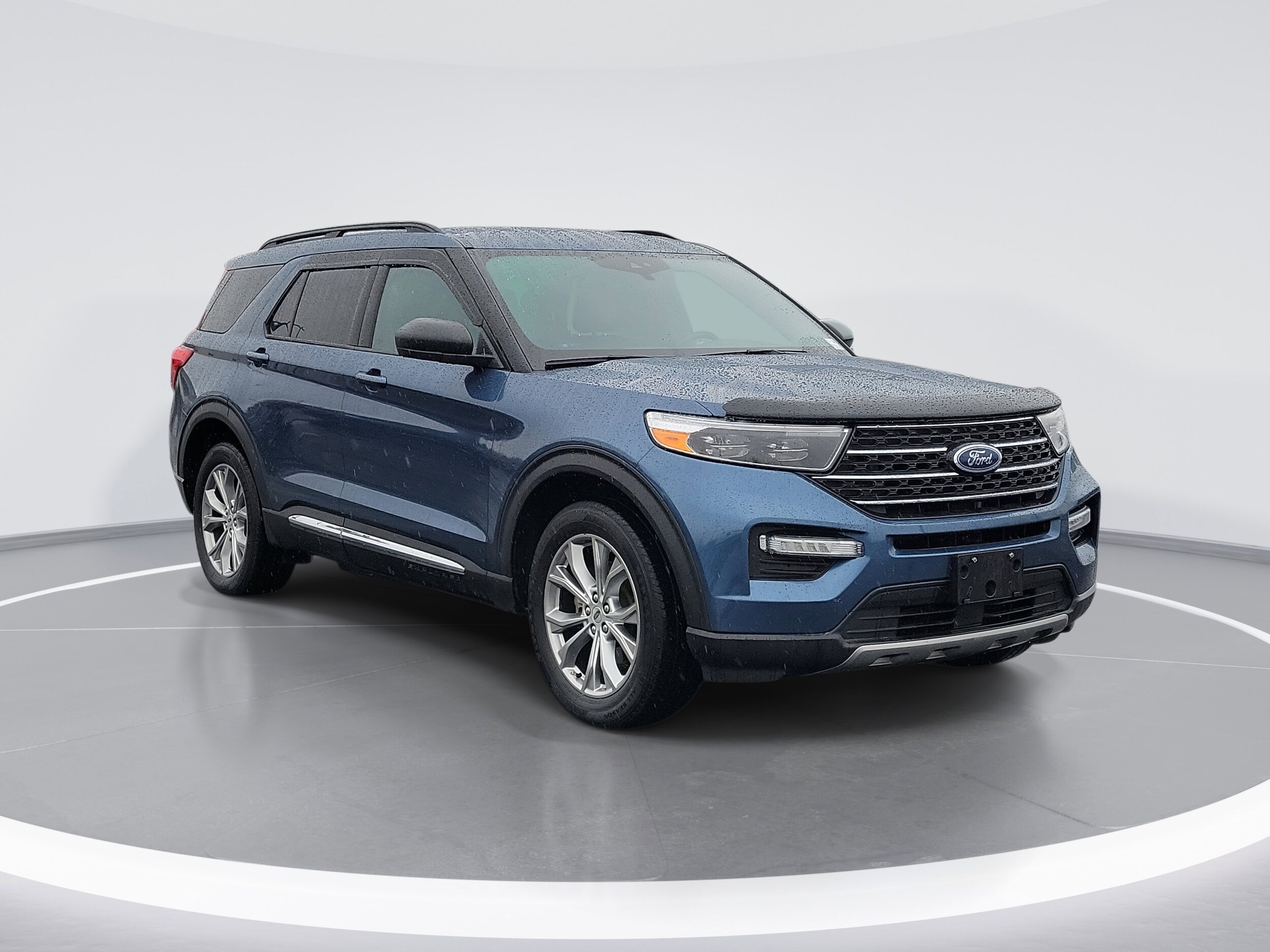 2020 Ford Explorer XLT photo 3