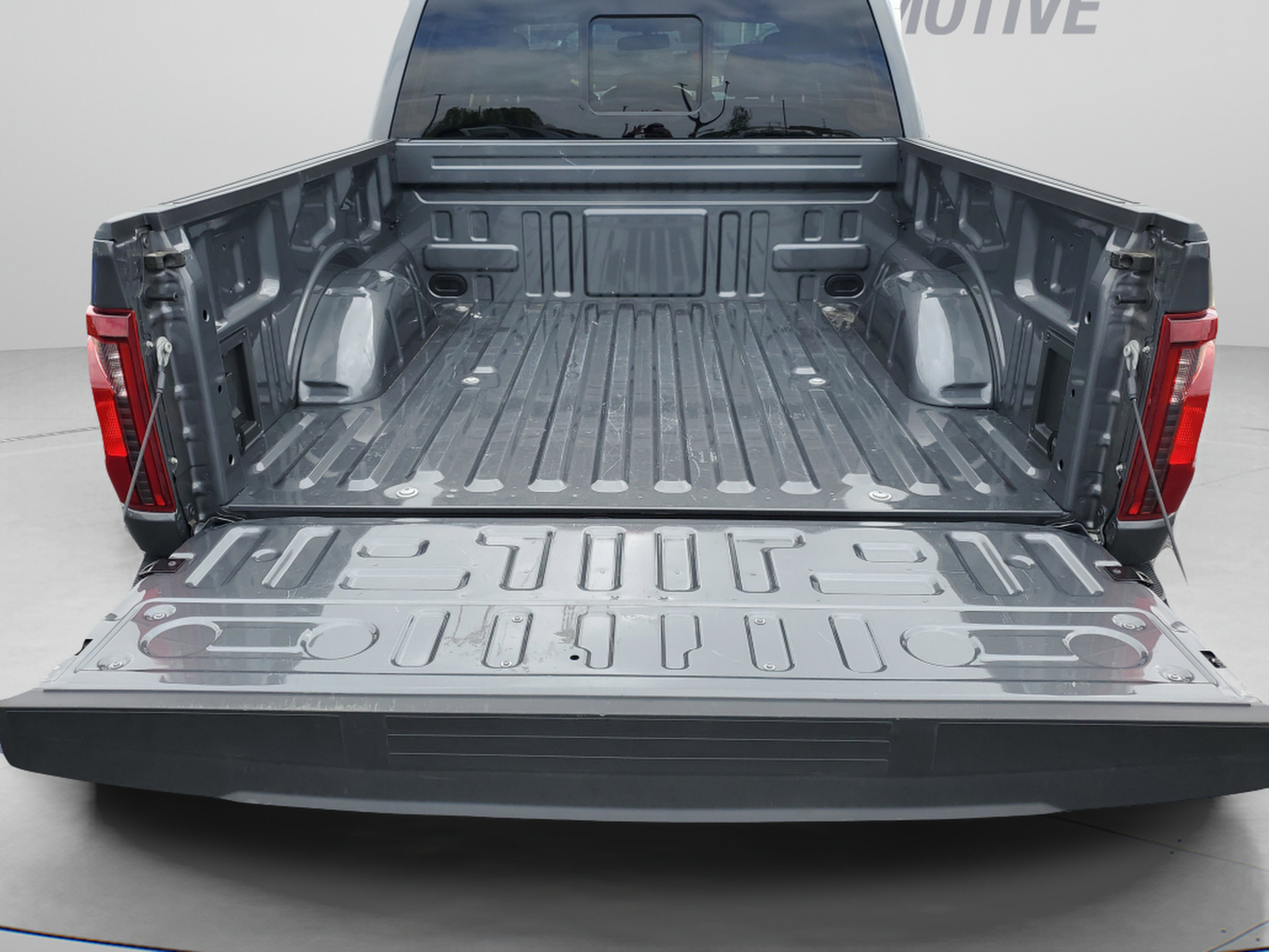 2026 Ford F-150 XLT - Photo 8