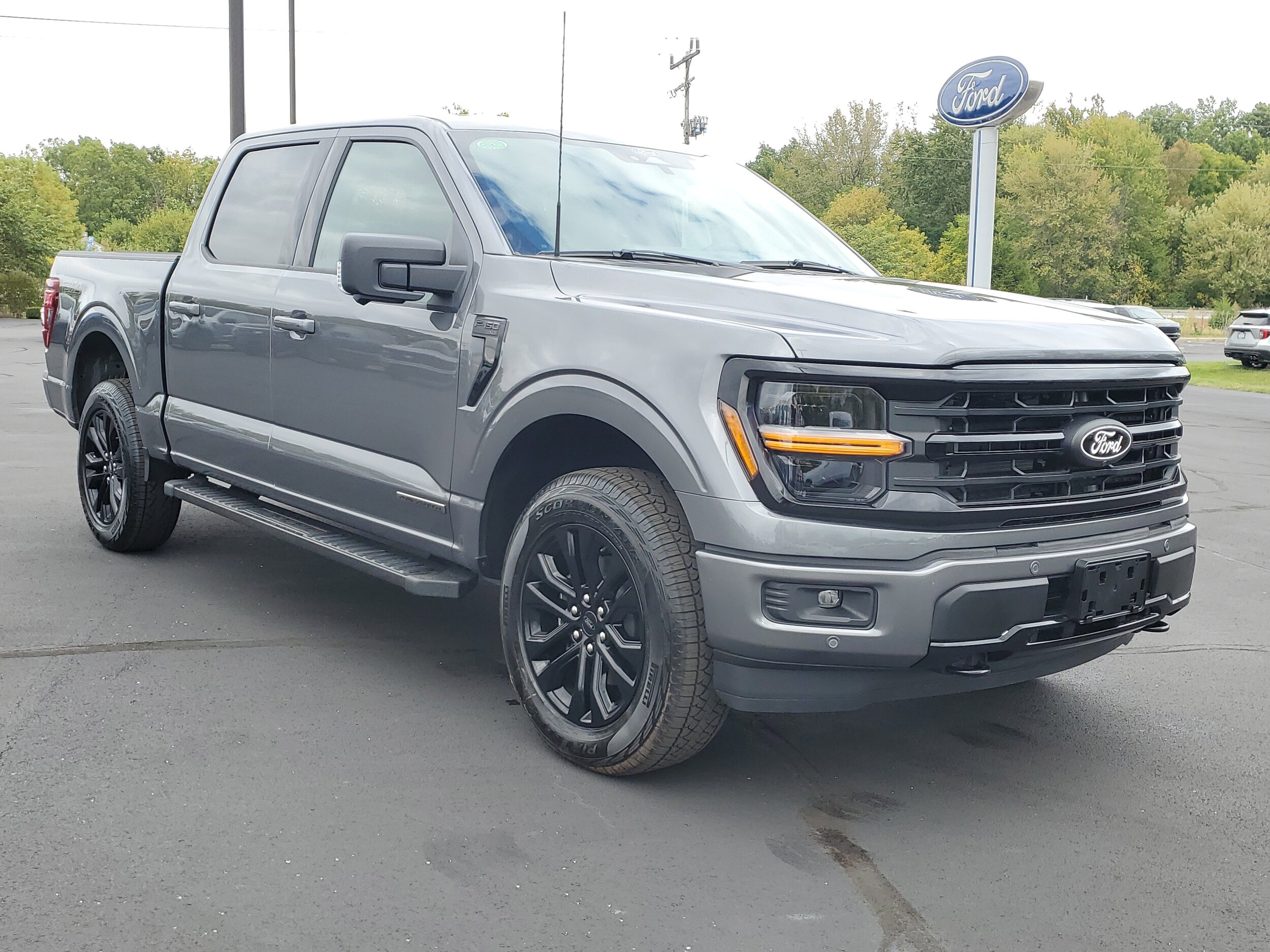 2025 Ford F-150 XLT photo 3
