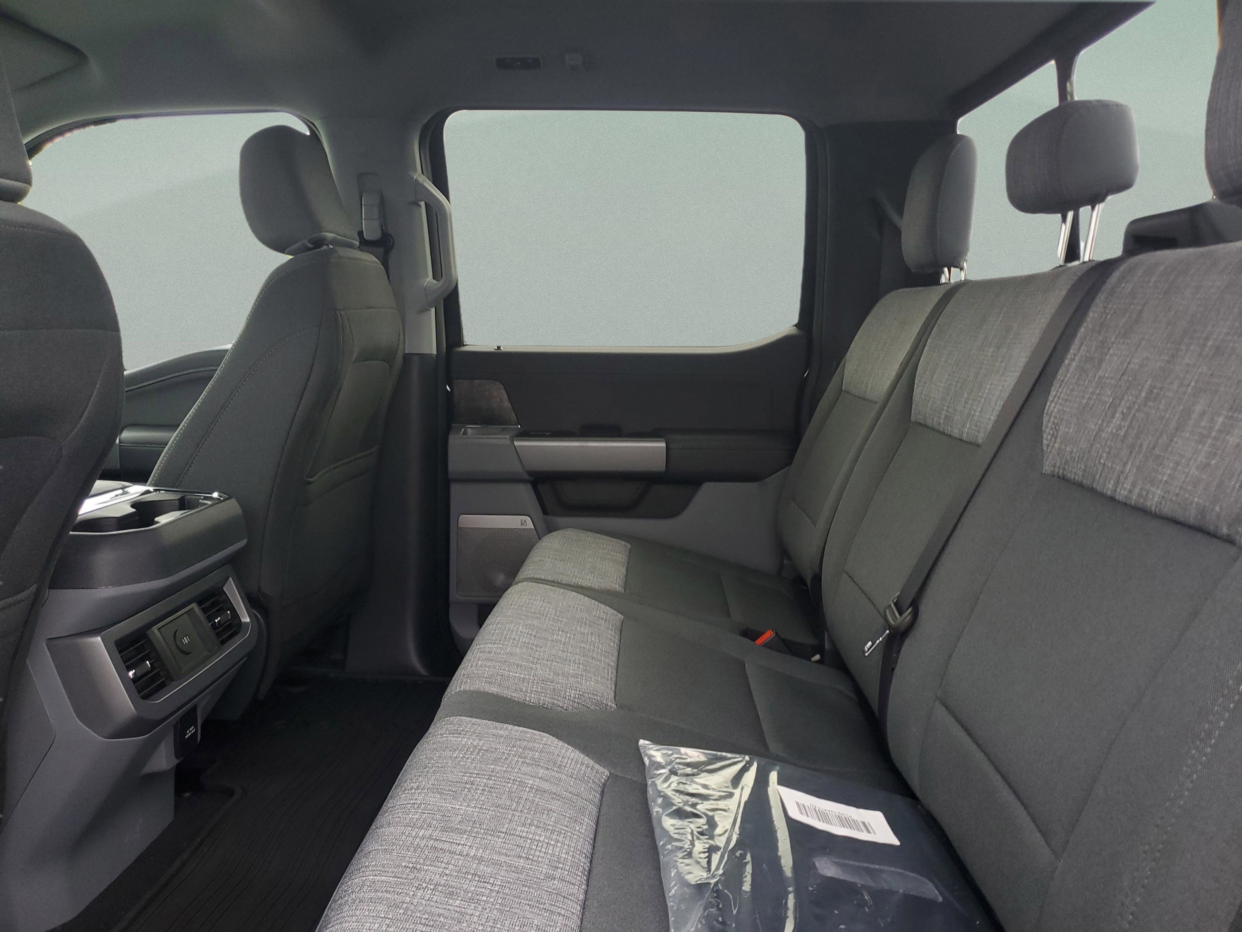 2026 Ford F-250 Super Duty XLT - Photo 6