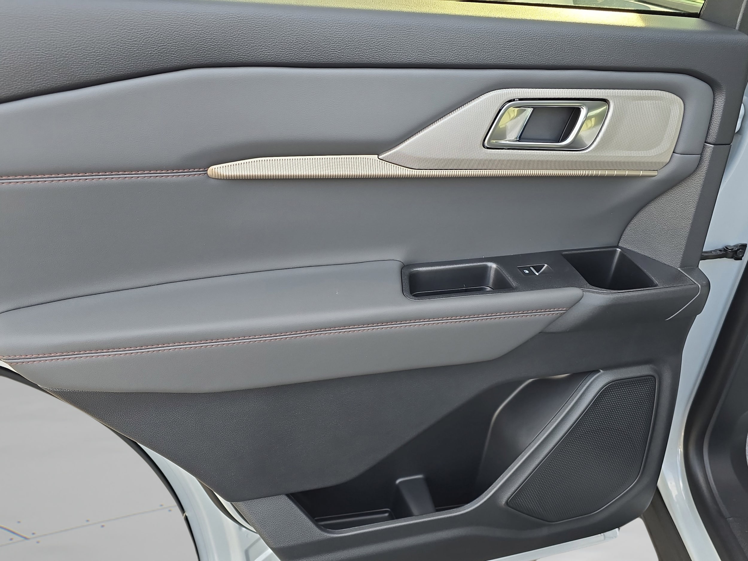 2026 Ford Explorer Active - Photo 30