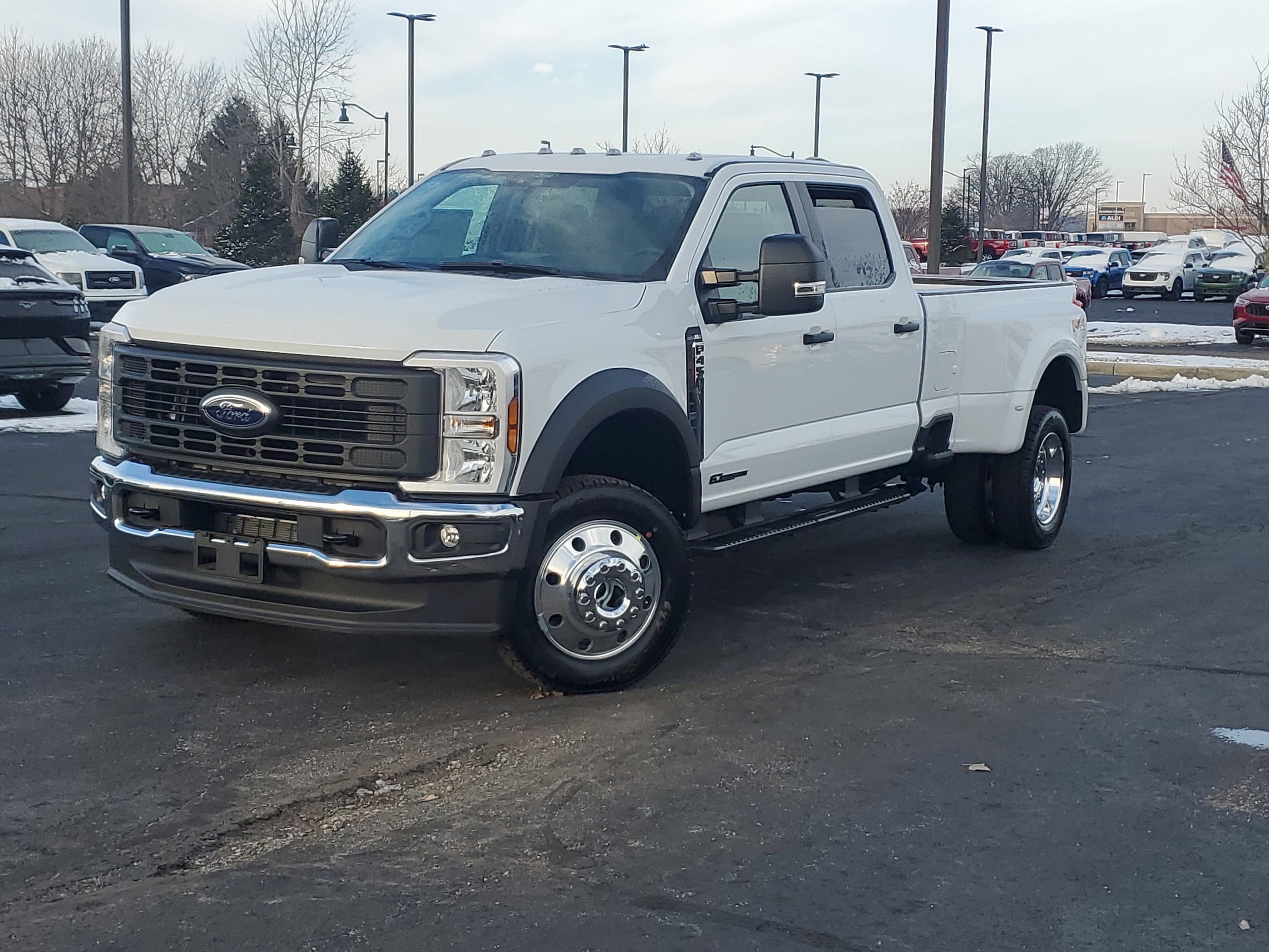 2026 Ford F-450 Super Duty XL's photo