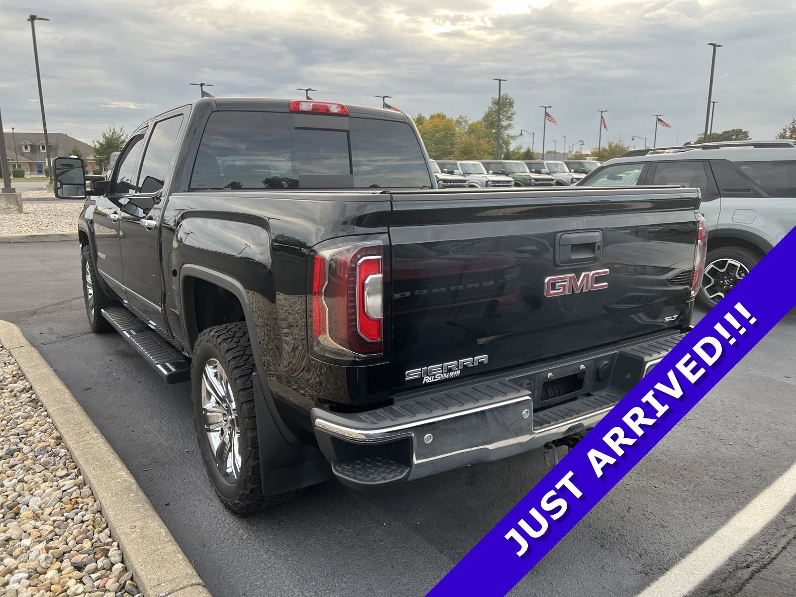 Used 2018 GMC Sierra 1500 SLT with VIN 3GTU2NEJ4JG630899 for sale in Brownsburg, IN