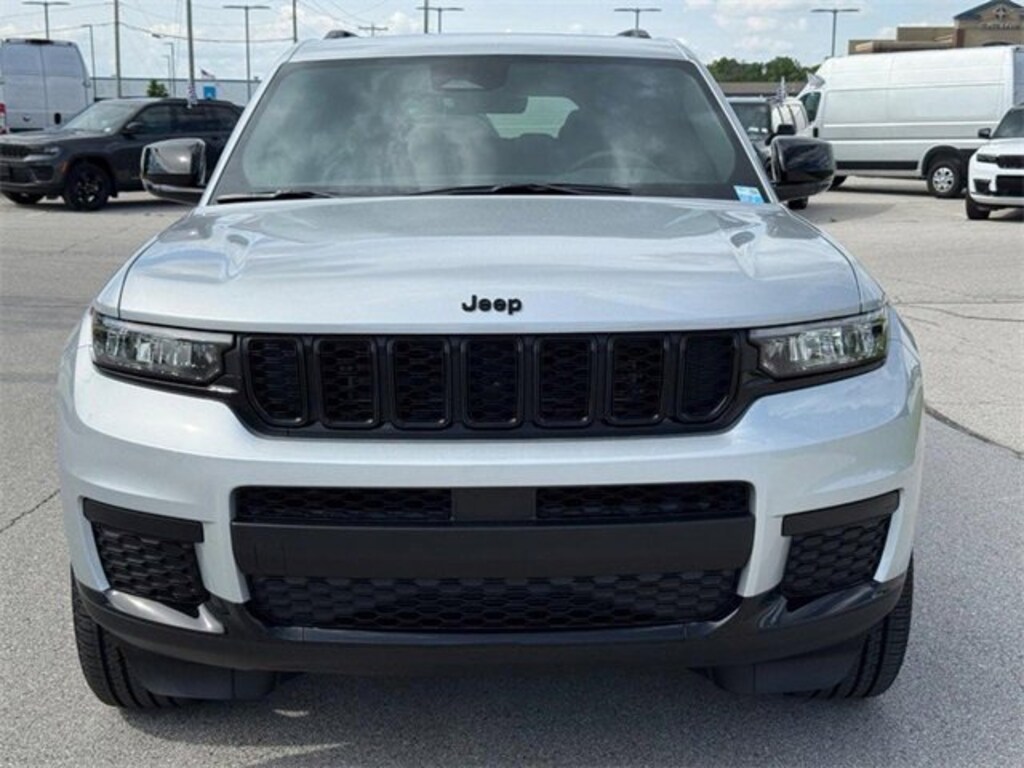 New 2025 Jeep Grand Cherokee L Laredo SUV