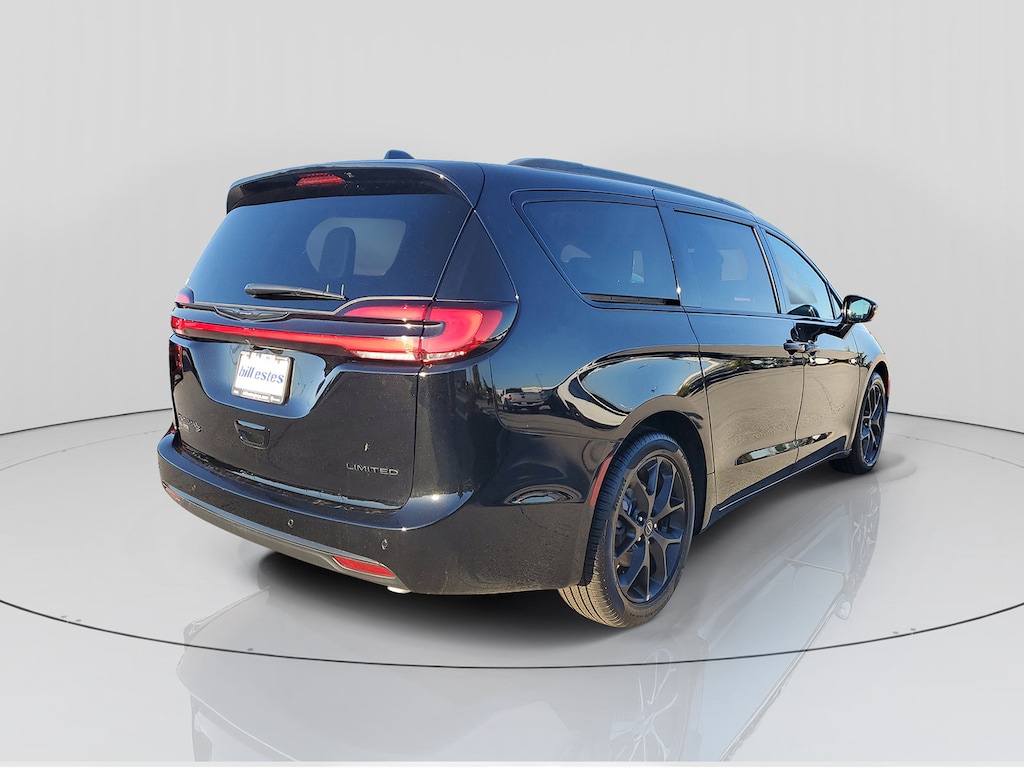 New 2026 Chrysler Pacifica Limited Passenger Van