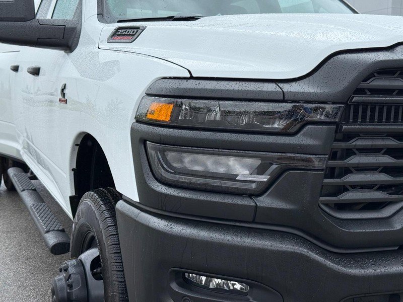 2025 Ram 3500 Tradesman photo 2