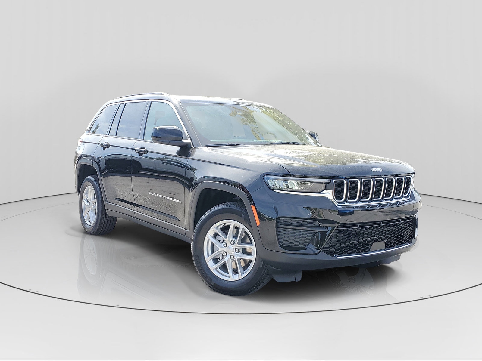 2025 Jeep Grand Cherokee Laredo's photo