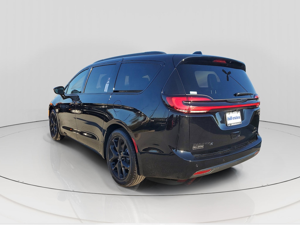 New 2026 Chrysler Pacifica Limited Passenger Van