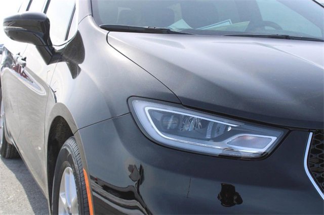 2025 Chrysler Pacifica photo 2