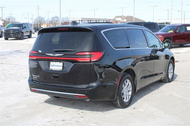 2025 Chrysler Pacifica photo 4