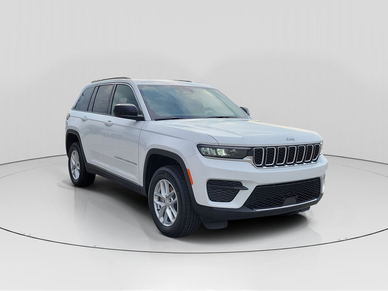 2025 Jeep Grand Cherokee Laredo's photo