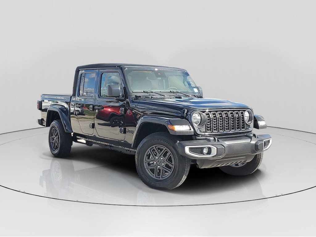 Used 2024 Jeep Gladiator Sport Truck Crew Cab