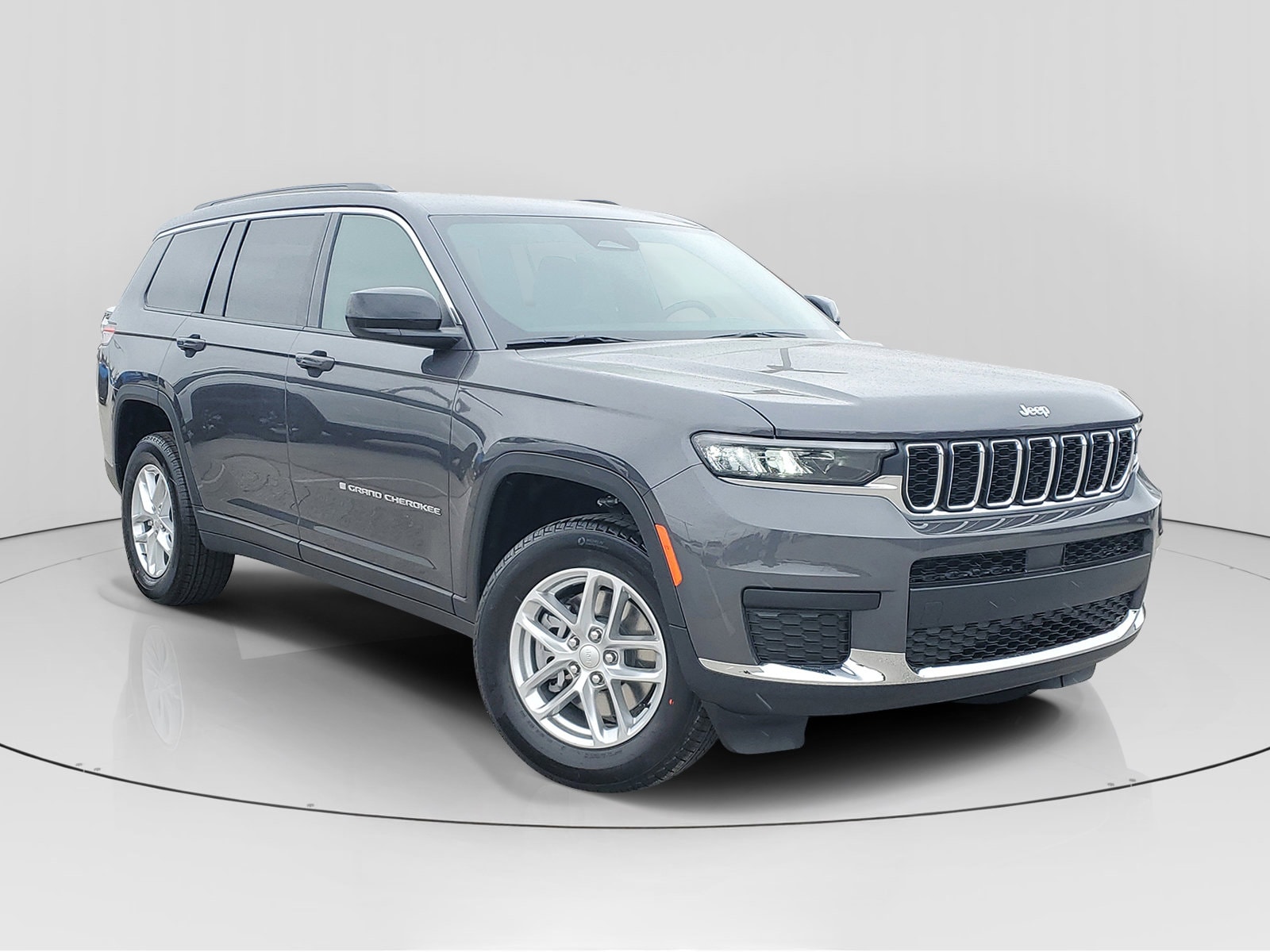 2025 Jeep Grand Cherokee L Laredo's photo