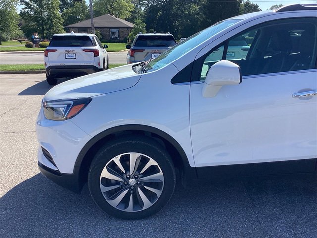 2022 Buick Encore Preferred photo 2