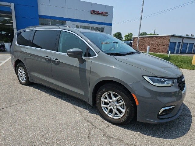 Used 2022 Chrysler Pacifica Touring L with VIN 2C4RC1BGXNR109299 for sale in Indianapolis, IN