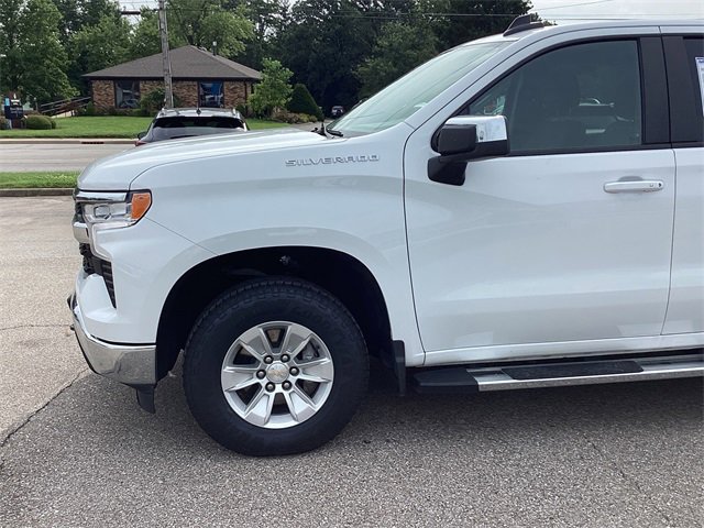 2024 Chevrolet Silverado 1500 LT photo 2