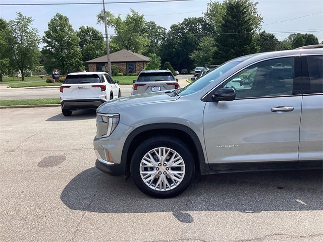 2025 Gmc Acadia Elevation photo 2