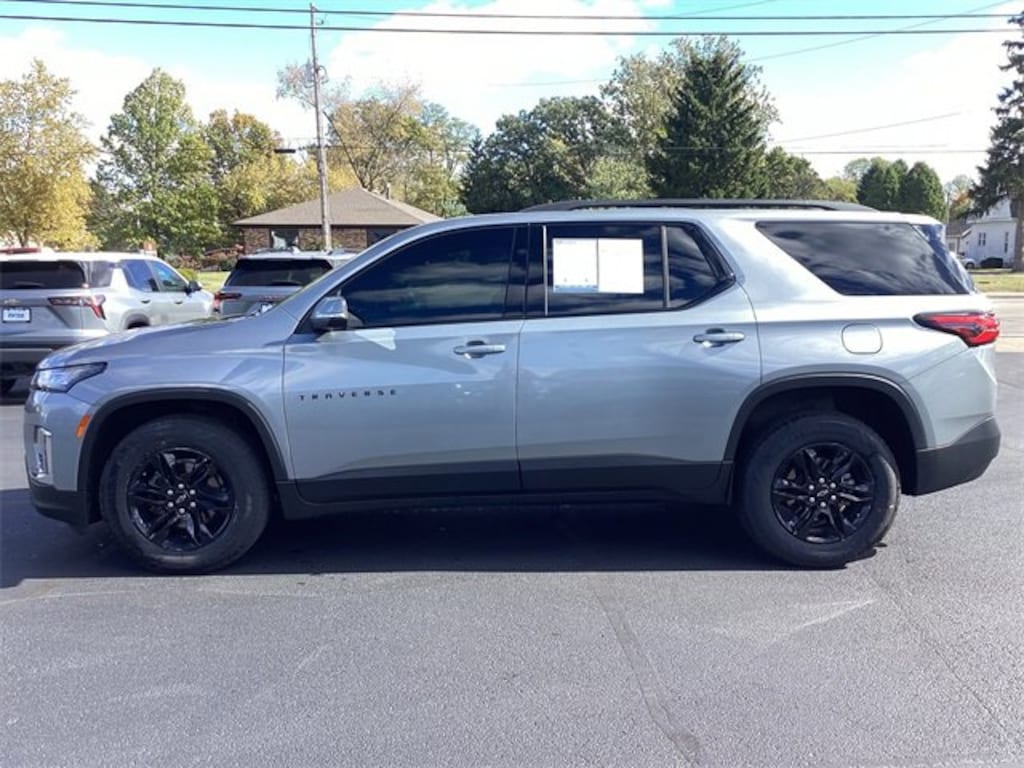 Used 2023 Chevrolet Traverse LT Cloth SUV