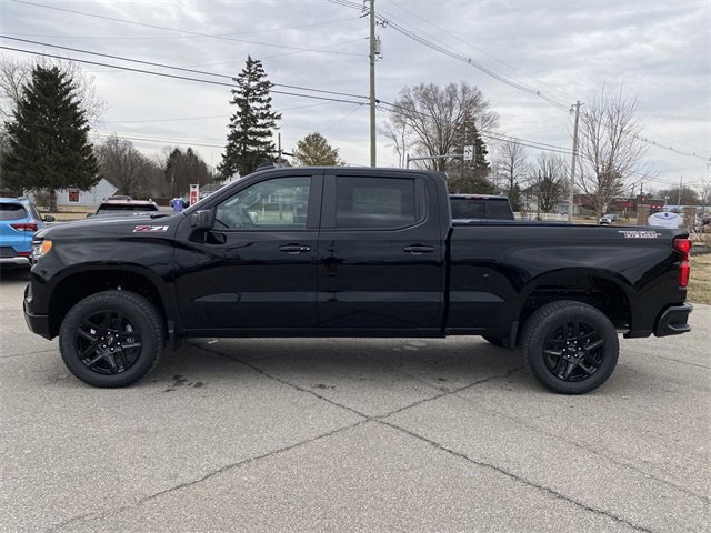 2025 Chevrolet Silverado 1500 LT Trail Boss photo 3