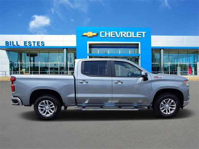 2025 Chevrolet Silverado 1500 LT photo 3