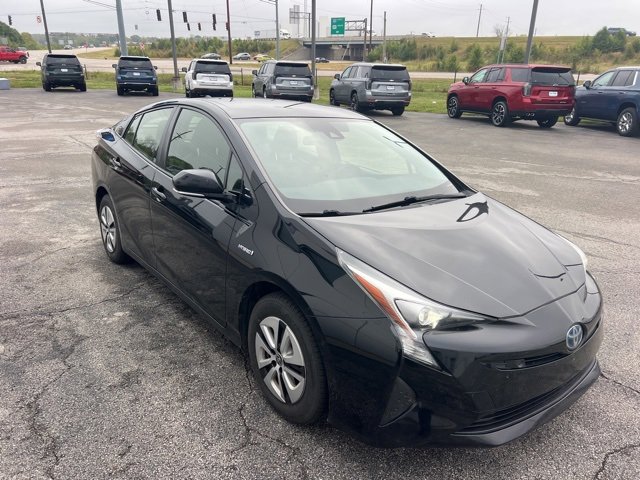 2018 Toyota Prius Four photo 3