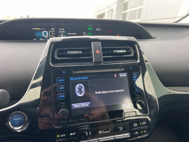 2018 Toyota Prius Four photo 2