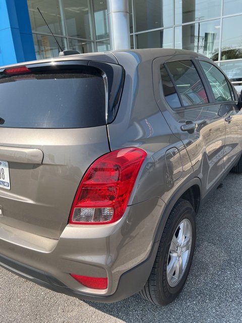 2022 Chevrolet Trax LS photo 4