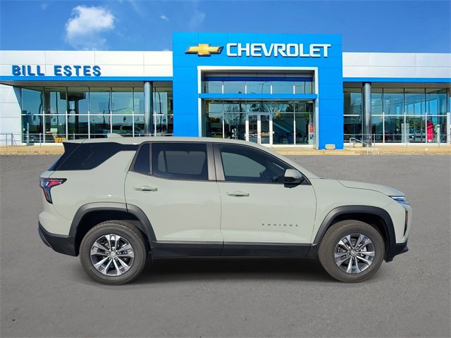 2026 Chevrolet Equinox LT photo 2