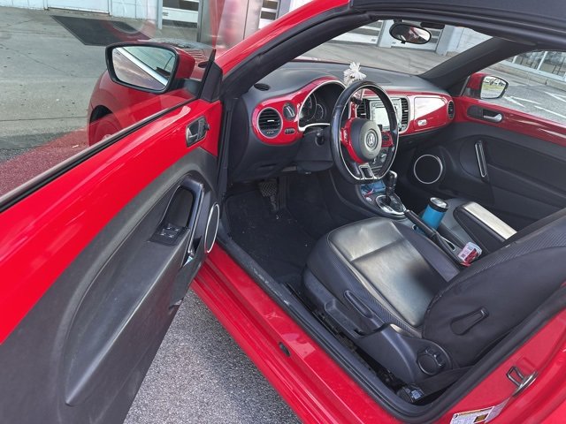 2014 Volkswagen Beetle 1.8T Convertible photo 4