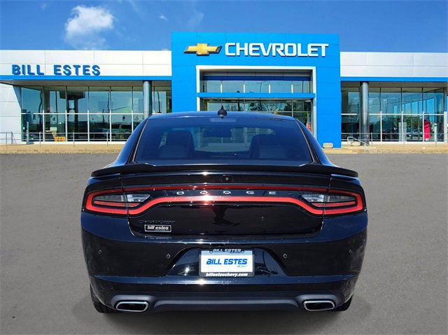 2017 Dodge Charger SXT photo 4