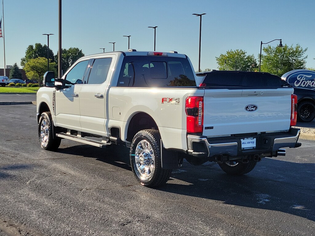 New 2027 Ford Super Duty F-350 SRW LARIAT Truck Crew Cab
