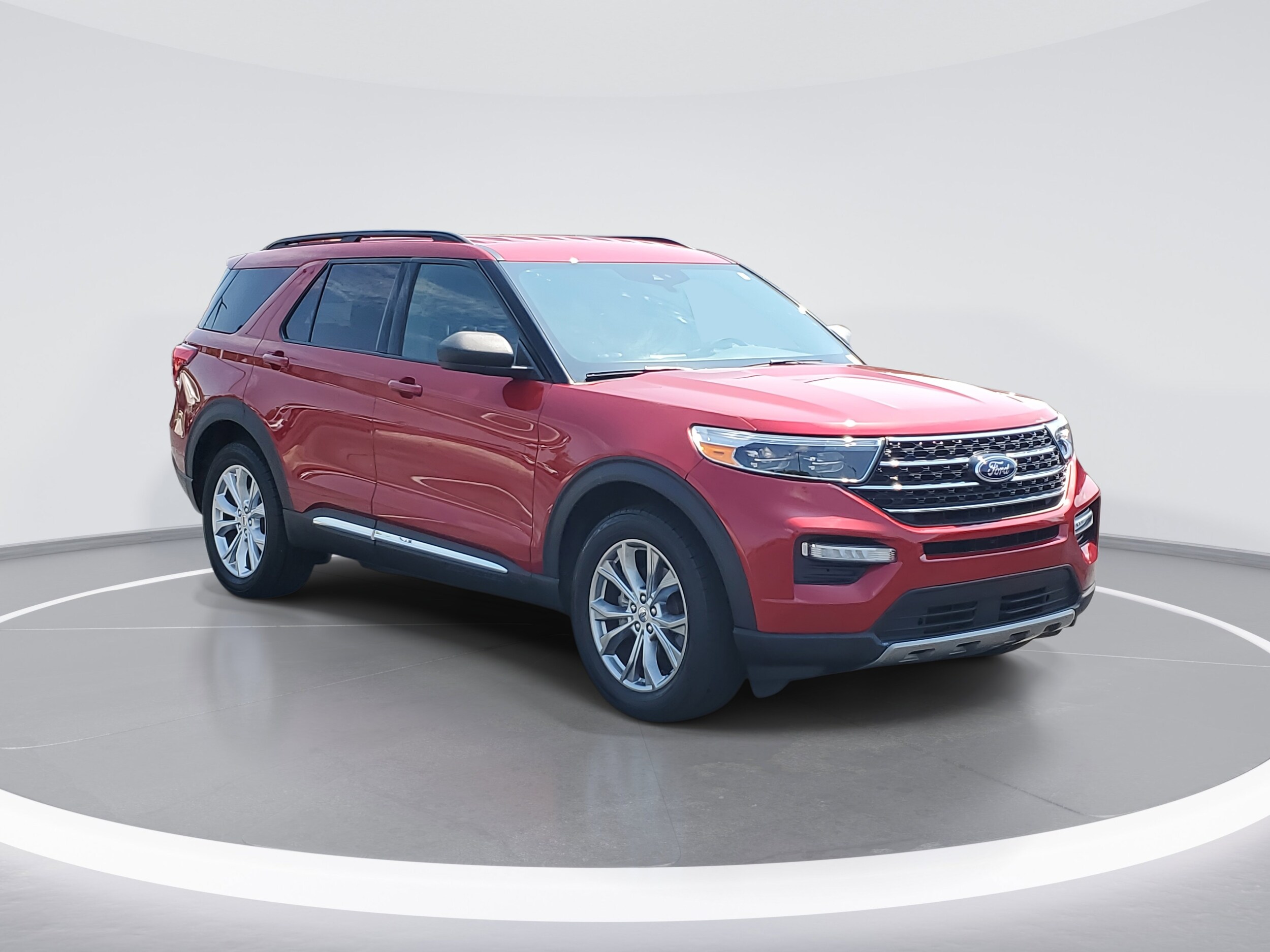 2020 Ford Explorer XLT photo 2