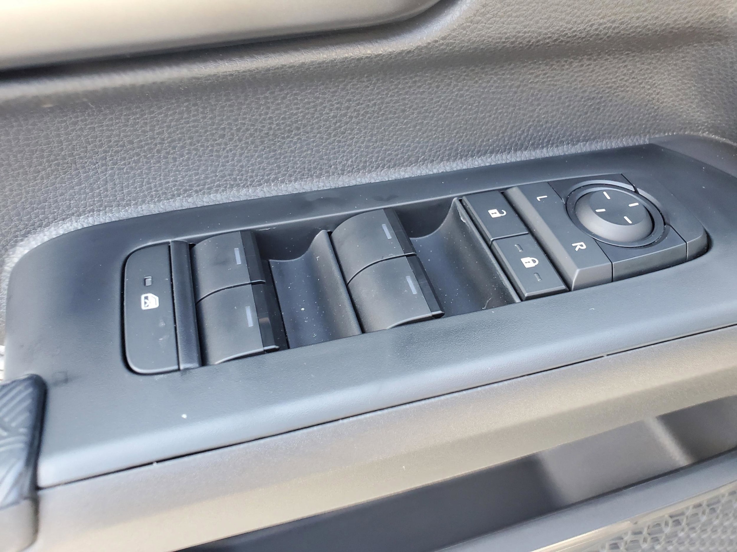 2026 Toyota Tacoma Limited - Photo 19