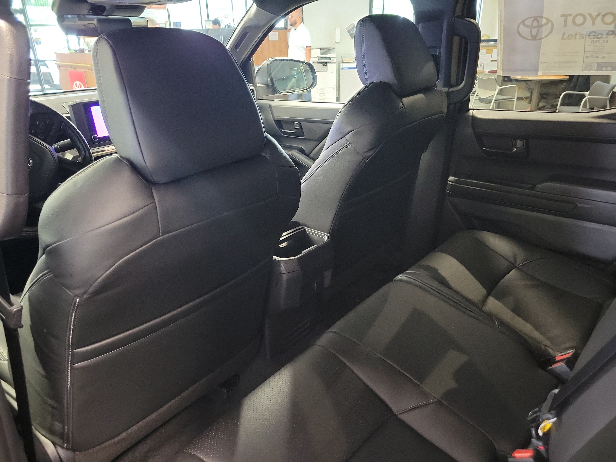 2026 Toyota Tacoma SR5 - Photo 14