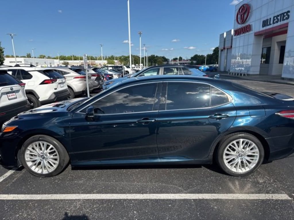 Used 2020 Toyota Camry XLE Sedan
